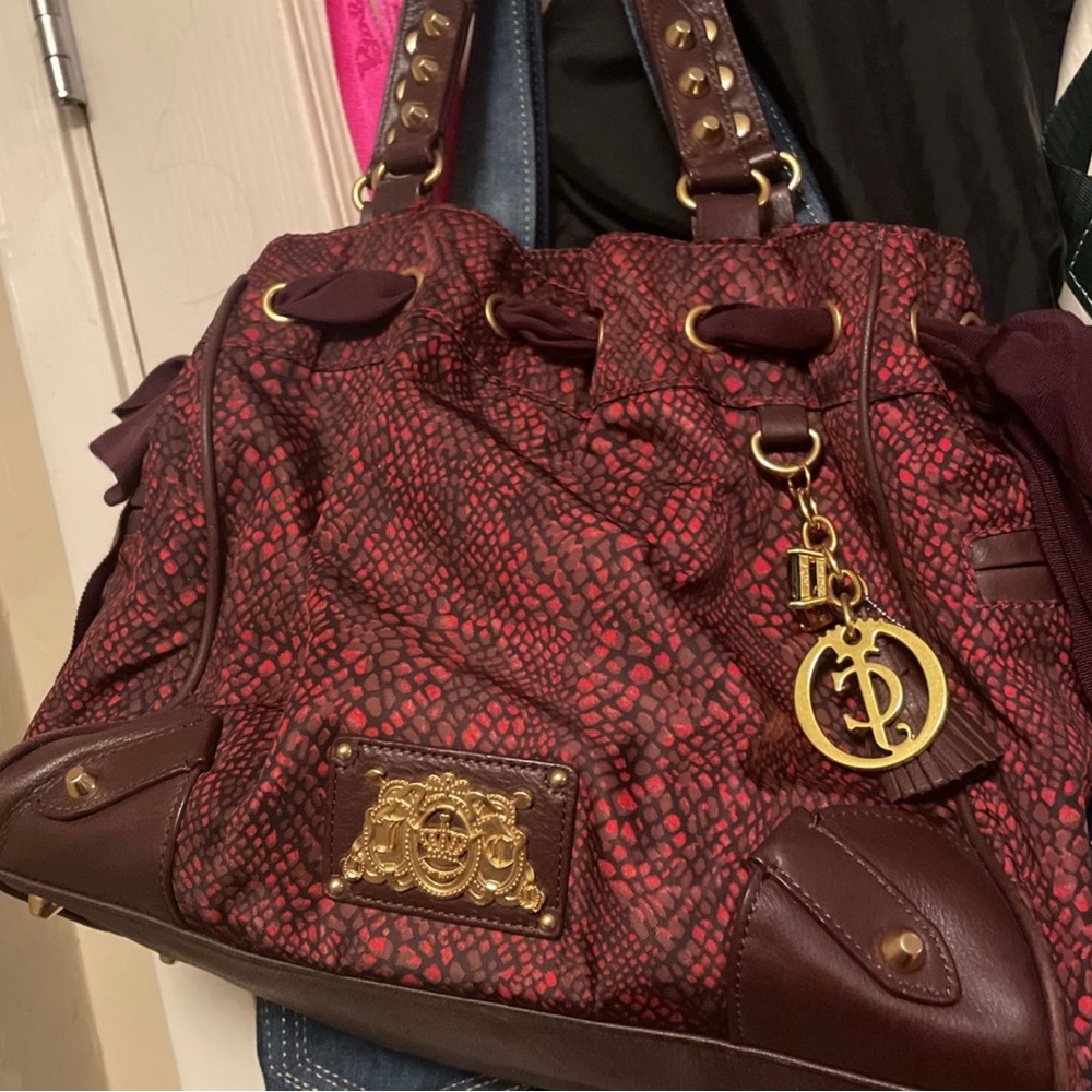 Like NEW vintage purple burbundy day dreamer bag